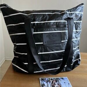 ALOHAS Black and White Striped Tote